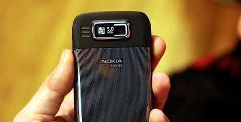 Nokia e72 với các nâng cấp từ e71