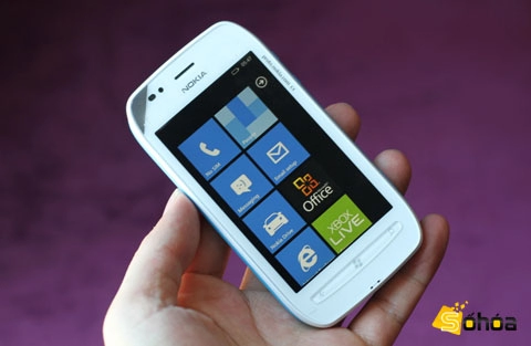 Nokia lumia 710 giá 63 triệu tại vn