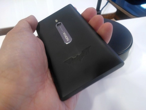 Nokia lumia 800 phiên bản người dơi
