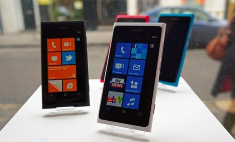 Nokia lumia 800 thêm phiên bản trắng