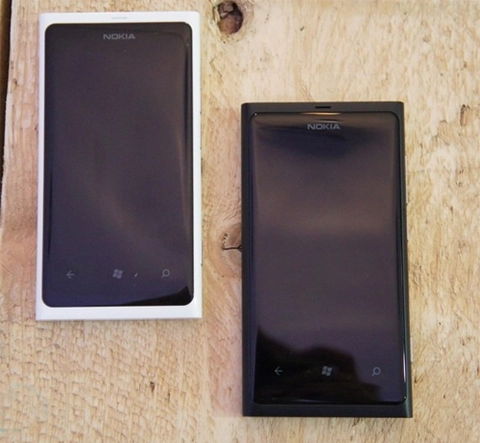 Nokia lumia 800 thêm phiên bản trắng