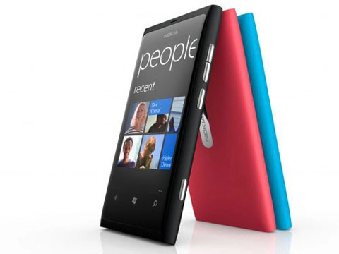 Nokia lumia 800 và 710 sẽ khoảng 13 triệu đồng ở châu á