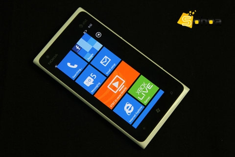 Nokia lumia 900 về vn giá 123 triệu đồng