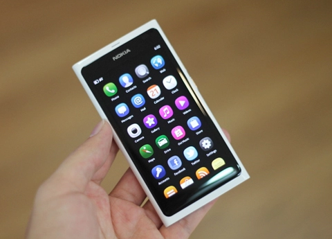 Nokia n9 màu trắng về vn