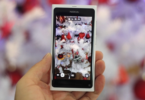 Nokia n9 màu trắng về vn