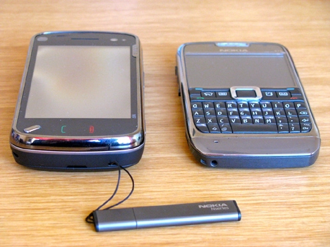 Nokia n97 bên cạnh e71