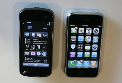 Nokia n97 bên cạnh iphone