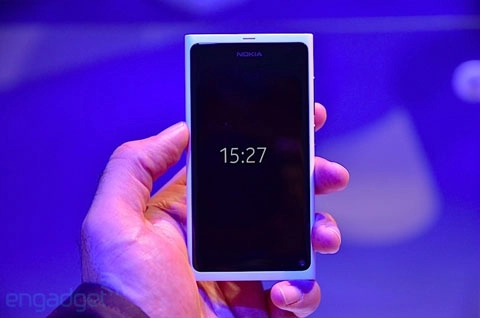 Nokia trình làng n9 màu trắng