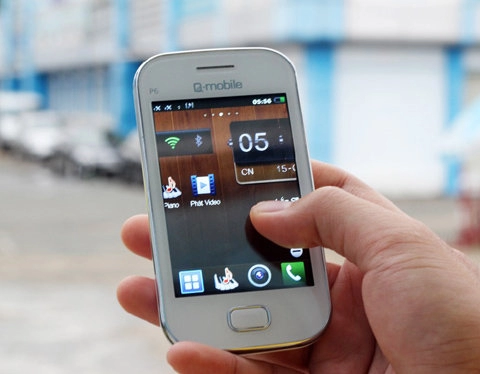 Q-mobile p6 dùngmàn hình 35 inch cảm ứng điện dung