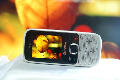 Q-mobile q140 - điện thoại cơ bản nhiều màu sắc