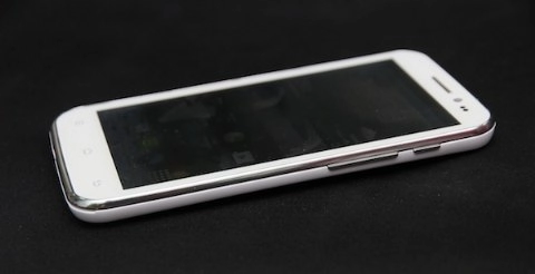 Revo hd4 - smartphone giá rẻ cấu hình khủng