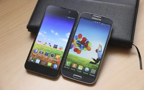 Revo lead đọ dáng cùng galaxy s4