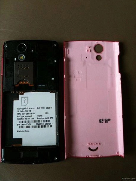 Rò rỉ hai smartphone tí hon của sony ericsson