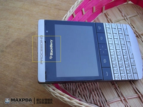 Rò rỉ thông tin blackberry bold 9980 với bàn phím kim loại
