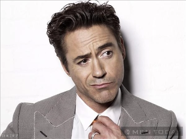 Robert downey đẳng cấp từ những kiểu tóc