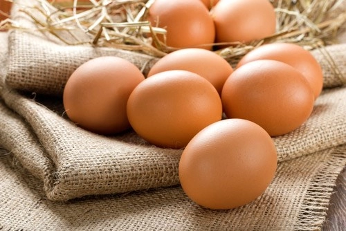 Rửa sạch trứng làm trứng nhiễm khuẩn