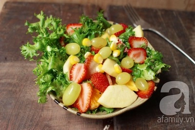 Salad hoa quả mát giòn ăn no không lo tăng cân