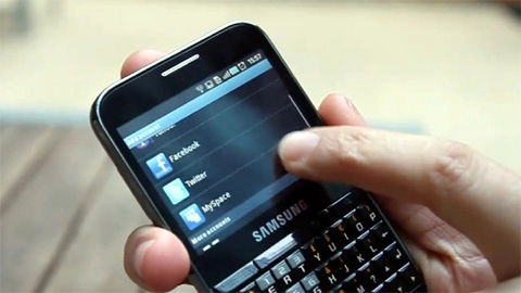 Samsung ra mắt galaxy pro với bàn phím qwerty