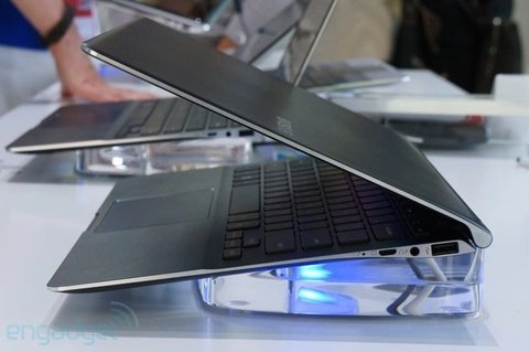Samsung trình làng laptop màn hình độ phân giải khủng