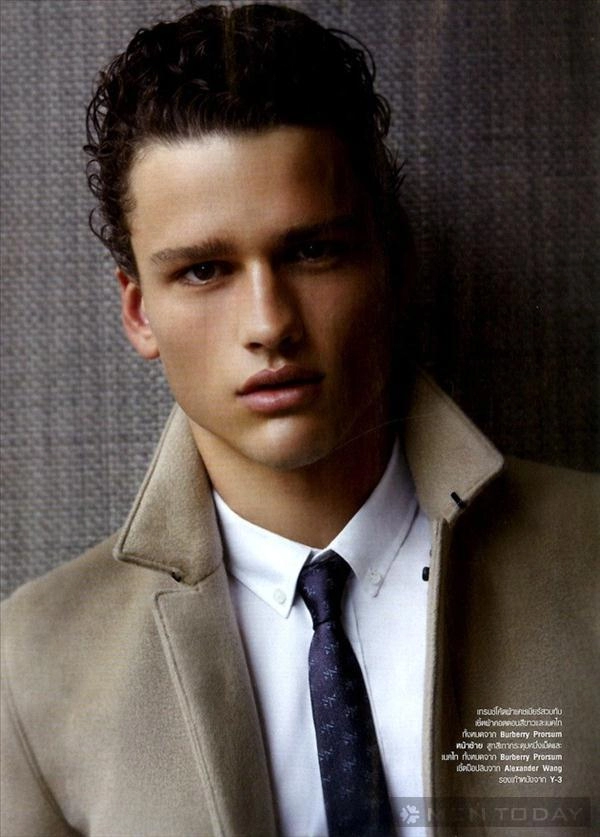 Simon nessman đa phong cách trên tạp chí harpers bazaar men thailand