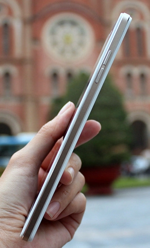 Smartphone dáng mỏng mới của oppo lộ diện ở vn