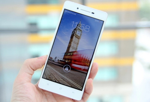 Smartphone dáng mỏng oppo r1 có giá 899 triệu đồng