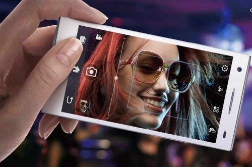 Smartphone đầu tiên có camera tự sướng 5 megapixel