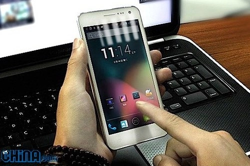 Smartphone màn hình full hd chip bốn lõi giá chỉ 3 triệu