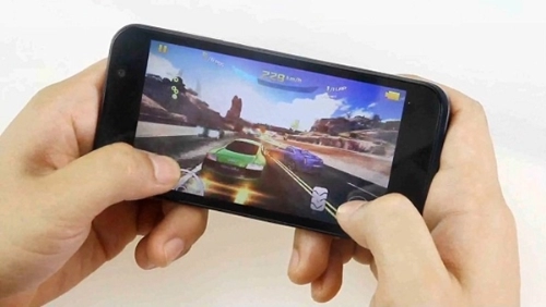 Smartphone racer trình diễn khả năng chơi game