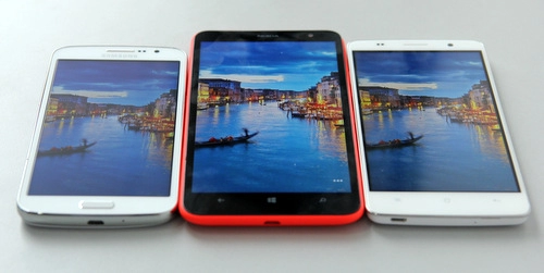 So sánh bộ ba smartphone màn hình lớn giá tốt 1