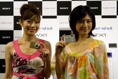 Sony ra mắt hai anh tài wx1 và tx1