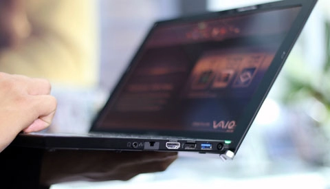 Sony vaio z đã cho đặt hàng giá 64 triệu