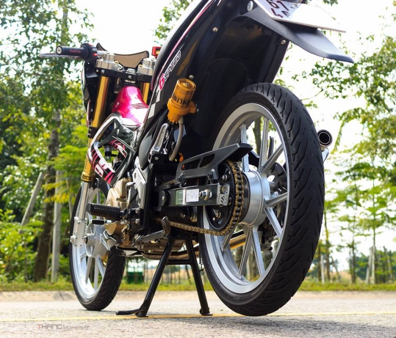 Suzuki raider độ tinh tế trong từng món đồ chơi