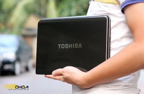 T210 laptop nhỏ xinh của toshiba