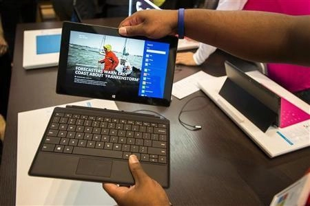 Tablet surface mới có thể dùng màn hình 75 inch giá 399 usd