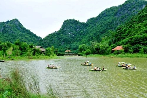 Thung nham đất lành chim đậu