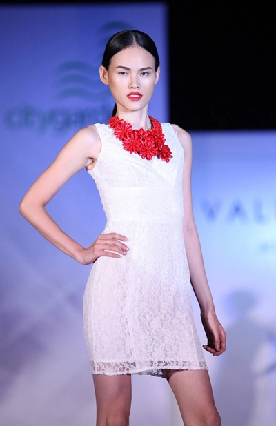 Top model hội ngộ trên sàn catwalk