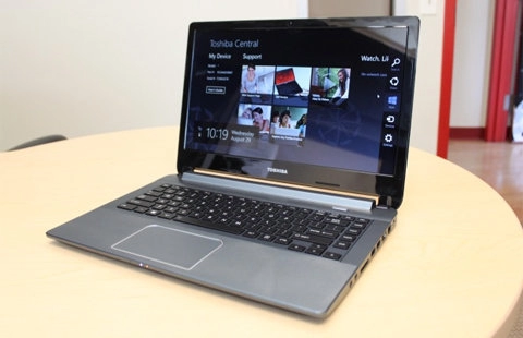 Toshiba ra ultrabook cảm ứng và laptop windows 8 giá 600 usd
