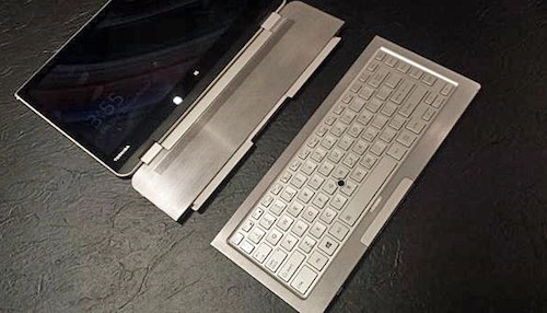 Toshiba trình diễn máy tính lai với bàn phím tháo rời