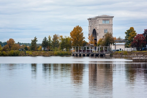 Tour du thuyền trên sông volga