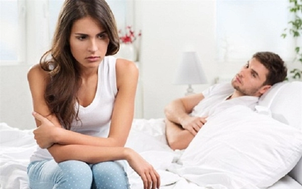 Trả thù vợ bỏ đói chồng công khai lên giường với ô sin già