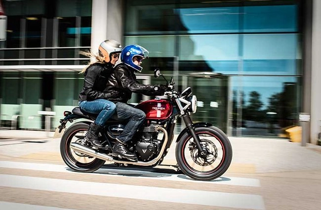 Triumph bonneville street twin 900 2016 chiếc xe cổ đầy sức mạnh