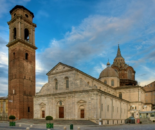 Turin thanh phô đâm chât italy