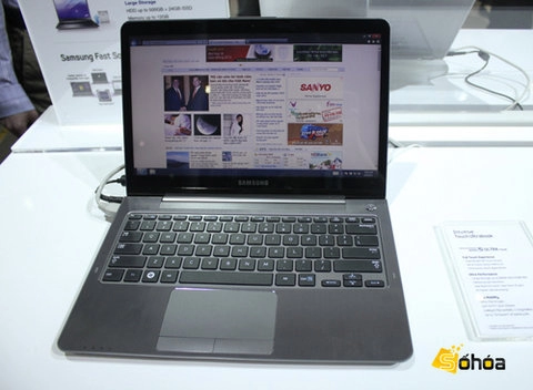 Ultrabook cảm ứng dáng lạ của samsung