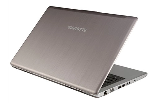 Ultrabook dùng ổ lai của gigabyte