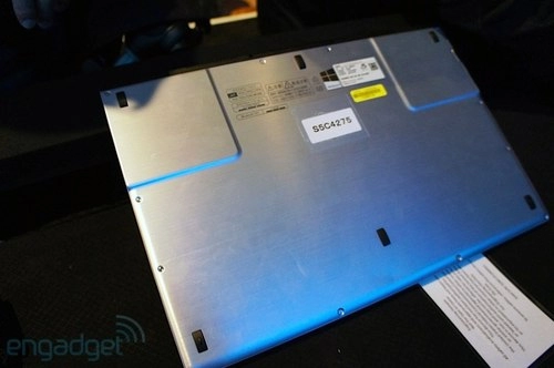 Ultrabook mỏng nhất của nec khoe dáng tại ces 2013