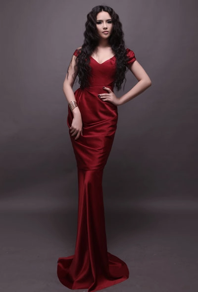 Váy dự miss world của lại hương thảo