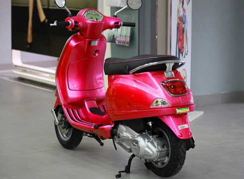 Vespa lx với màu sắc đẹp lung linh