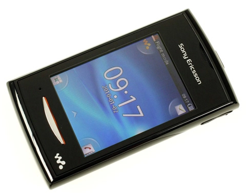 Walkman phone cảm ứng tí hon