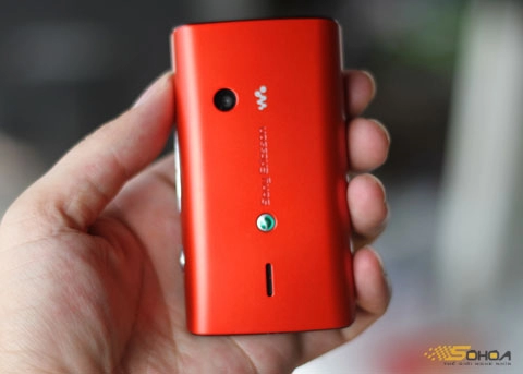 Walkman w8 chạy android giá 49 triệu